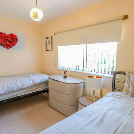 Centre Town House With Free Parking 34fazk *