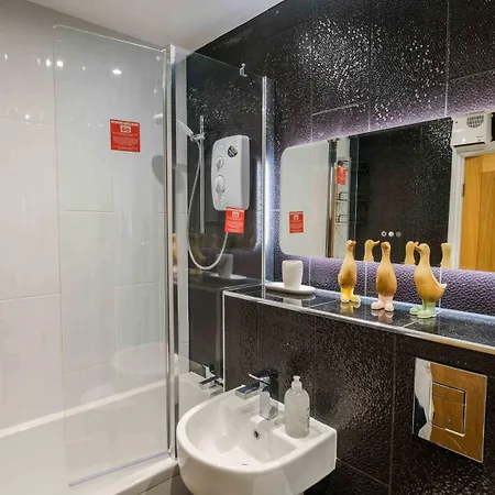 Centre Town House With Free Parking 34fazk Dom wakacyjny *